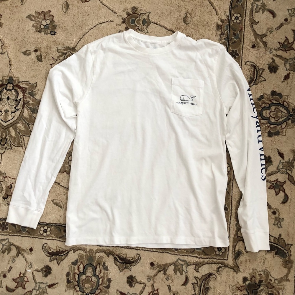 ☁️🐳White vineyard vines long sleeve🐳☁️